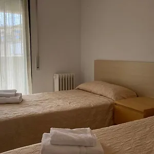 Residencia Universitaria Pare Claret Хостел Жирона